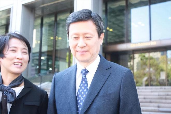 子“共享”同一女星亲兄弟为财权内斗互撕尊龙凯时新版APP韩国财阀家族丑闻：父(图13)