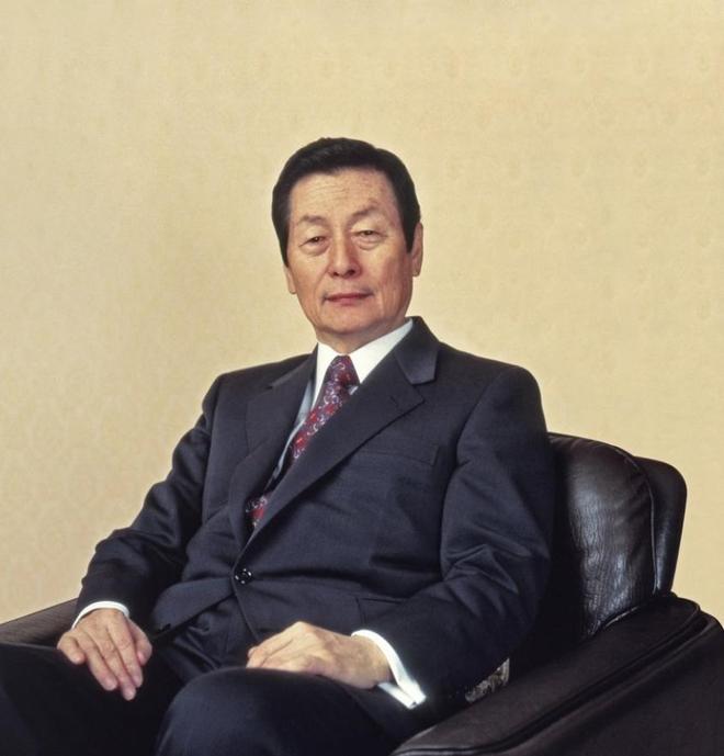 子“共享”同一女星亲兄弟为财权内斗互撕尊龙凯时新版APP韩国财阀家族丑闻：父(图12)