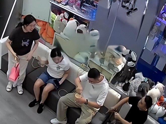 ！男子正脸被扒原因曝光太离谱警方已立案尊龙凯时新版APP手撕共享数据线后续(图15)